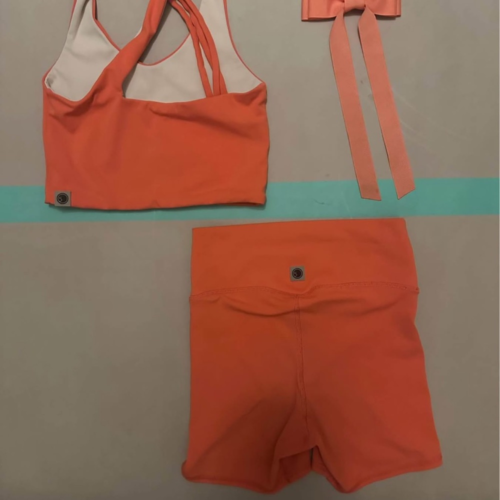 Orange Five Dance Set